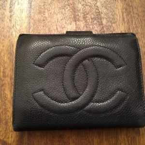 Chanel Caviar Wallet bifold w coin compartment